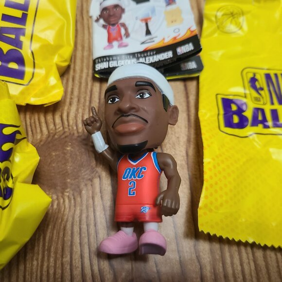 Shai Gilgeous-Alexander NBA Ballers Series 2 RARE figure - Picture 3 of 5